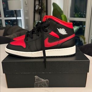 Air Jordan 1 mid